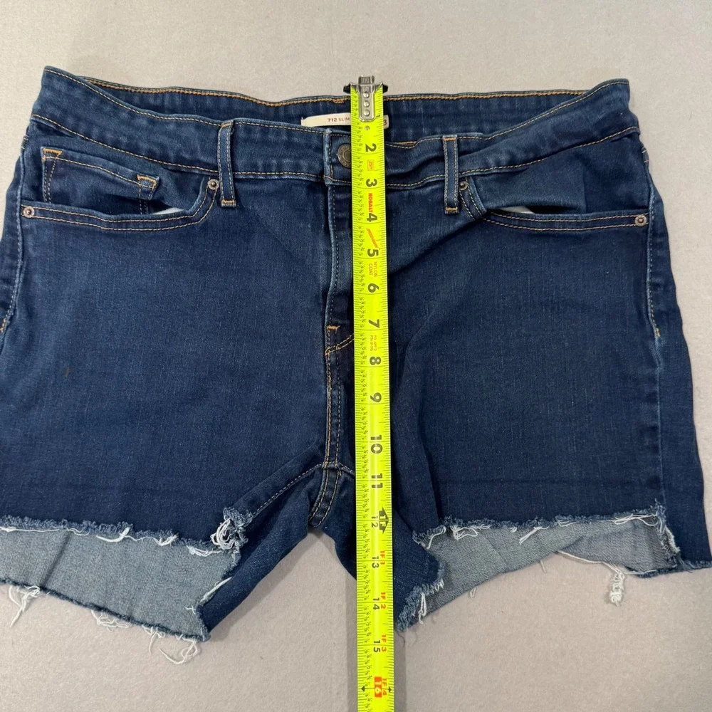 Levi's‎ Denim Shorts Womens 33 Dark Blue 712 Slim Raw Hem Cutoff Mid Rise